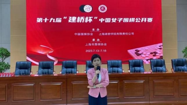 两个溺水的爱更爱它